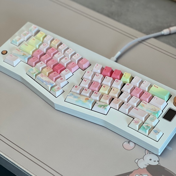 YUNZII Spring Garden Cherry Profile Keycap Set - Picture 2 of 7